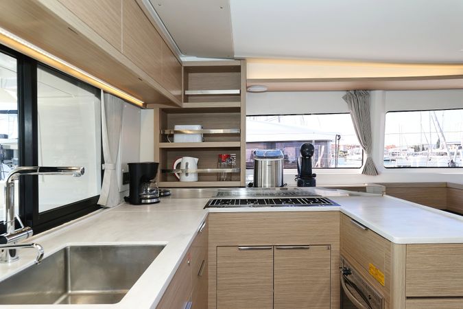 Lagoon 46 | Ship Happens