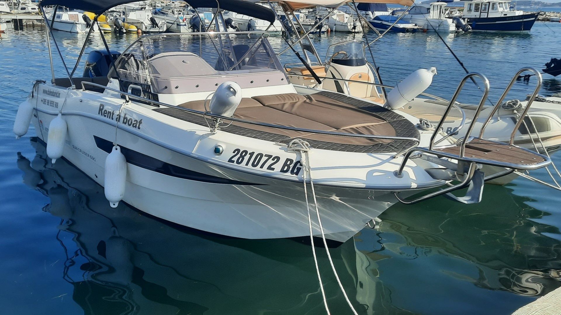 Atlantic Marine Suncruiser 690 | 23