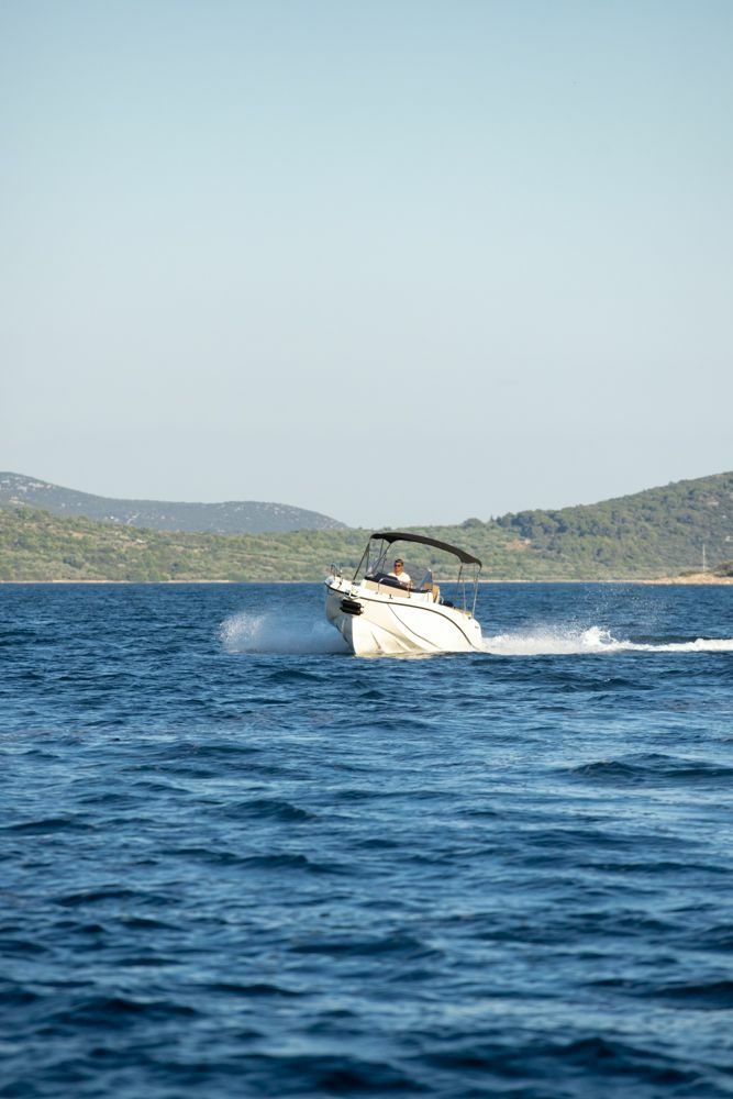 Quicksilver 675 | 23