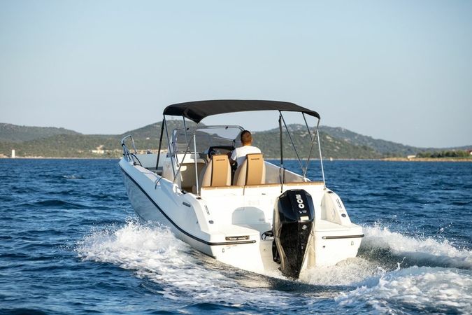 Quicksilver 675 | 23