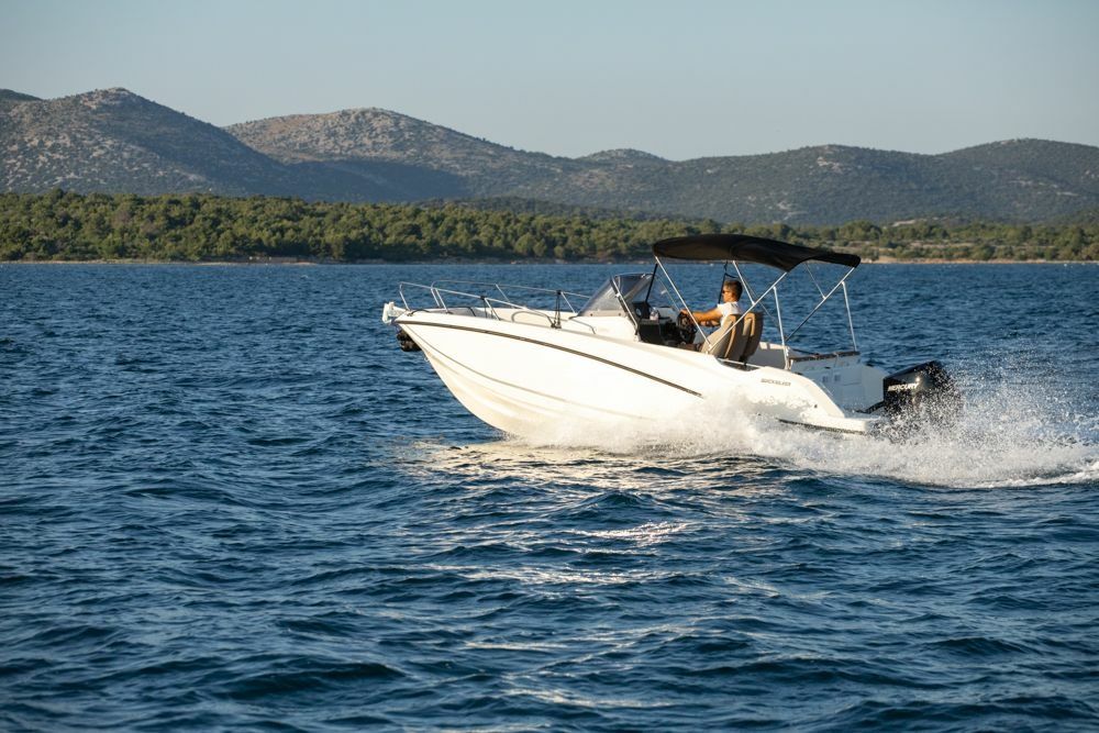 Quicksilver 675 | 23