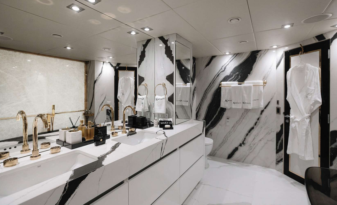 Palmer Johnson 136 | Royalty