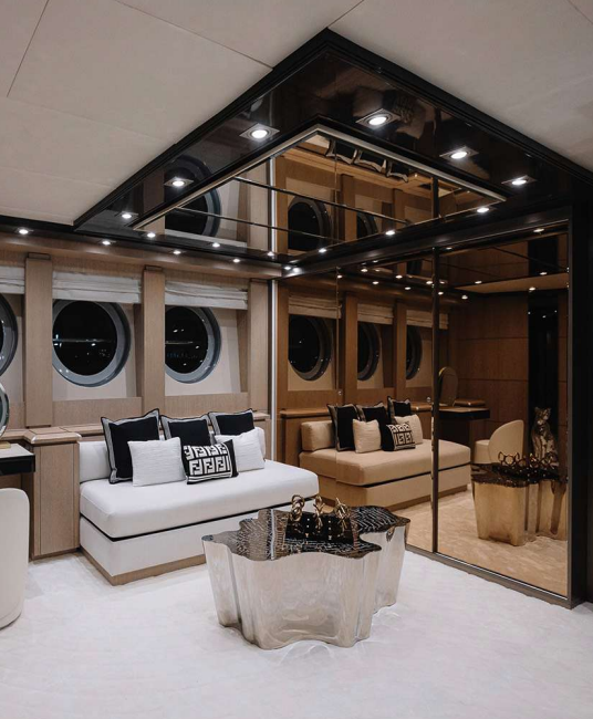 Palmer Johnson 136 | Royalty