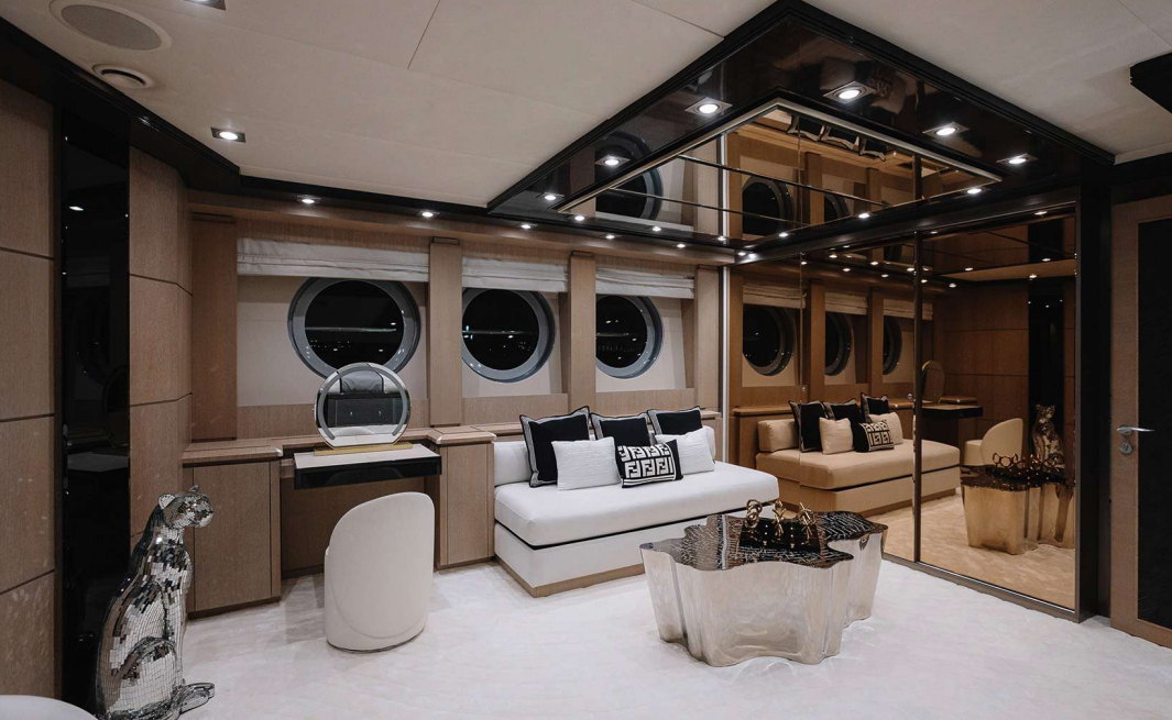 Palmer Johnson 136 | Royalty