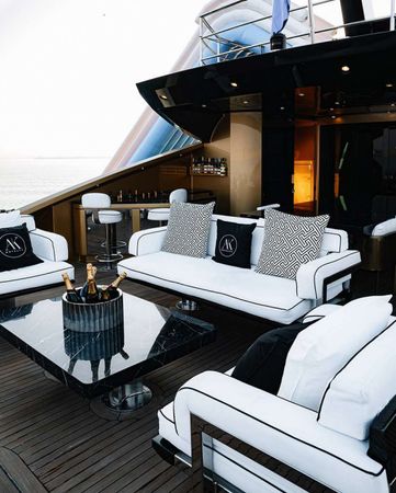 Palmer Johnson 136 | Royalty