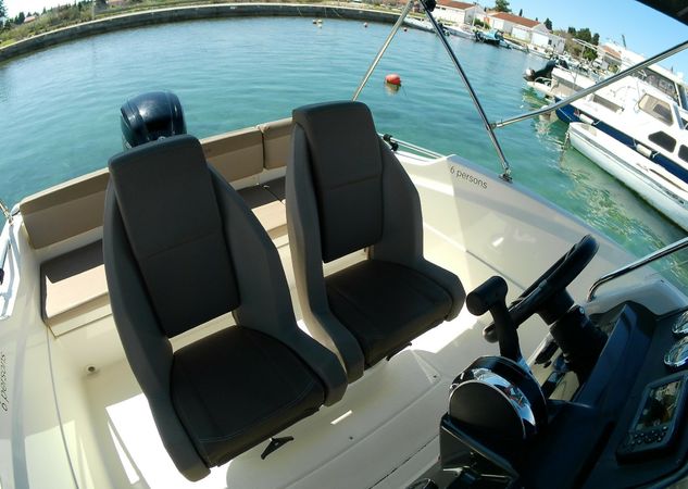 Quicksilver 555 Open | Wave