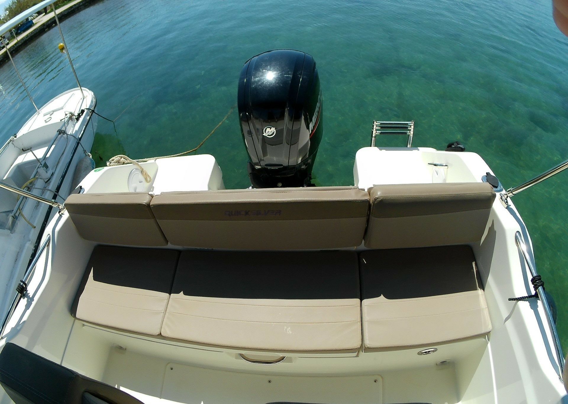 Quicksilver 555 Open | Wave