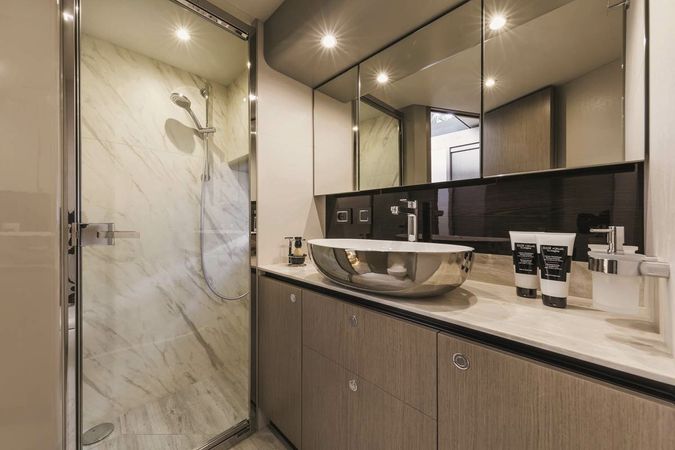 Absolute Navetta 48 | Ava