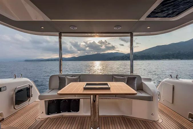 Absolute Navetta 48 | Ava