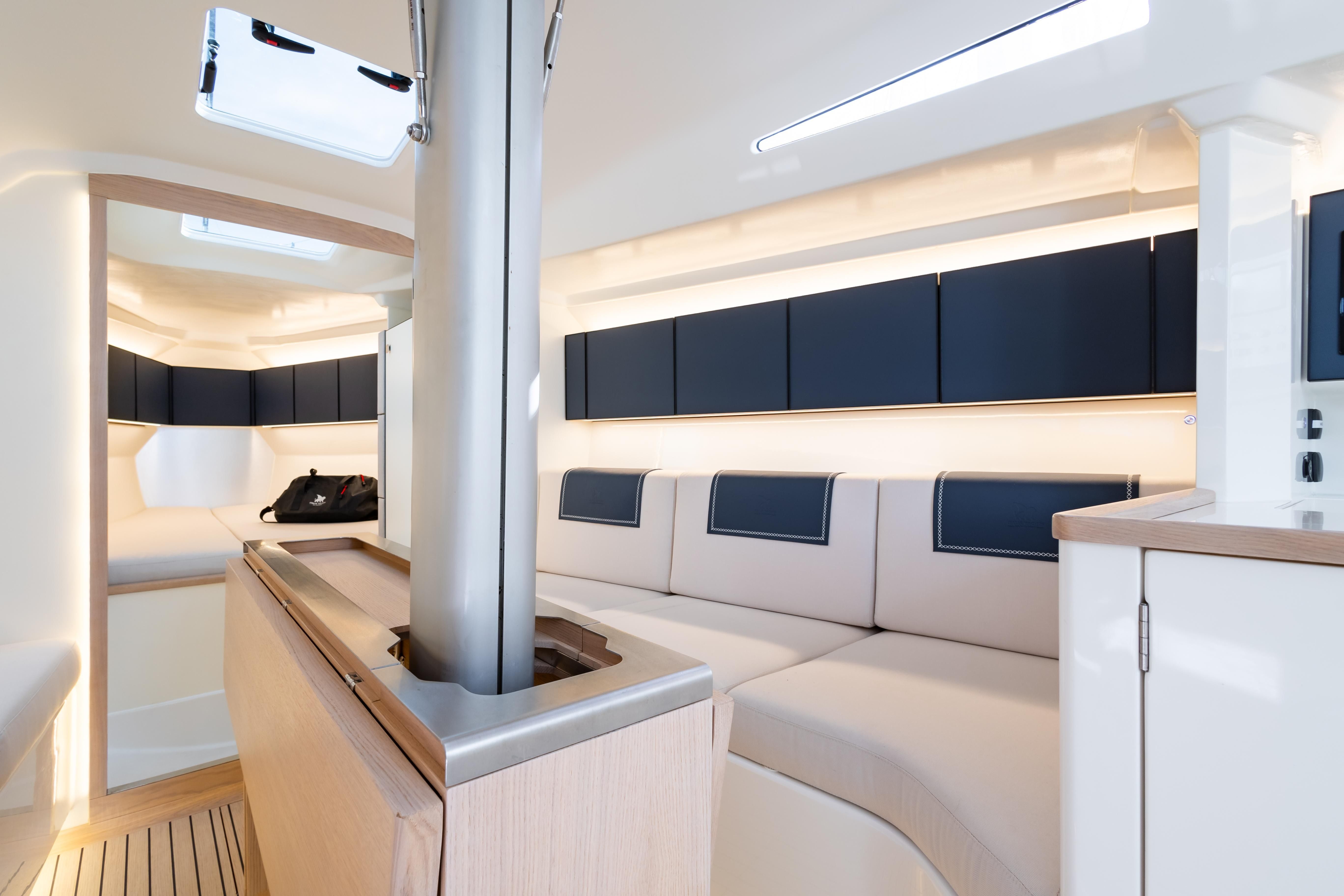 Italia Yachts 11.98 | Susano'o