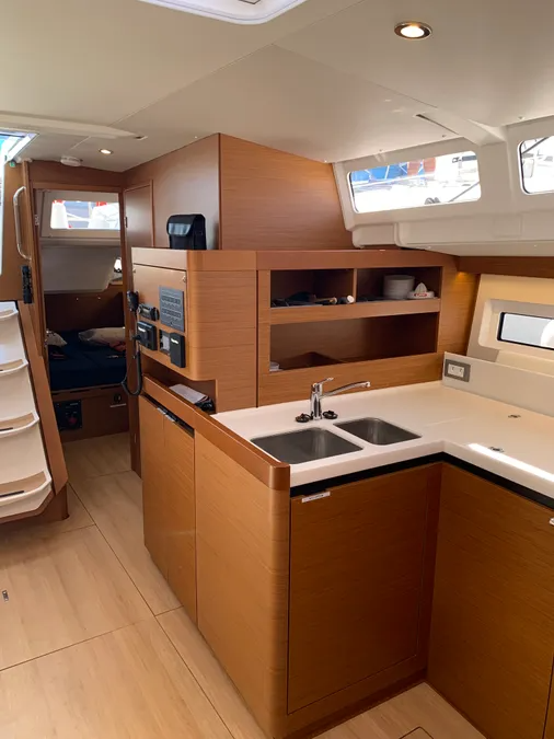 Jeanneau Sun Odyssey 490 | Vino Blanco