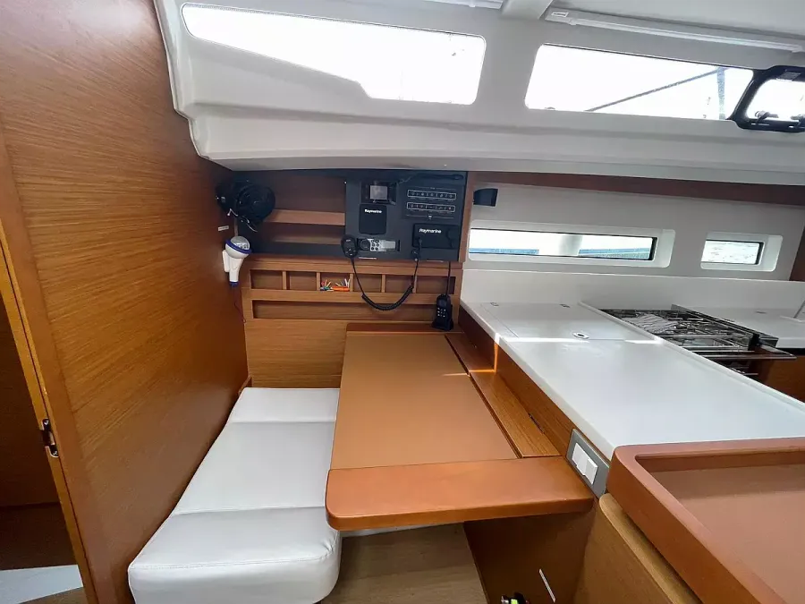 Jeanneau Sun Odyssey 440 | Amaretto