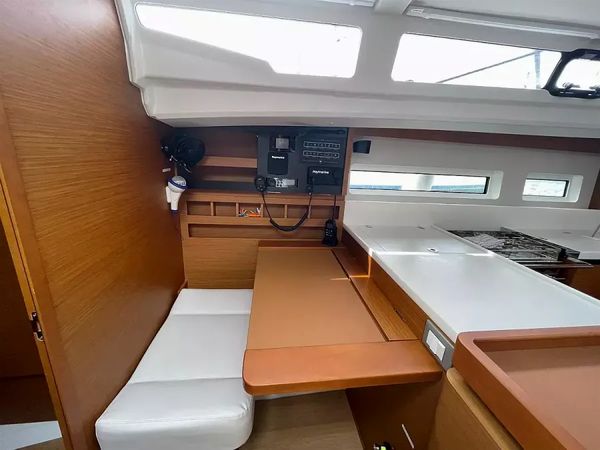 Jeanneau Sun Odyssey 440 | Amaretto