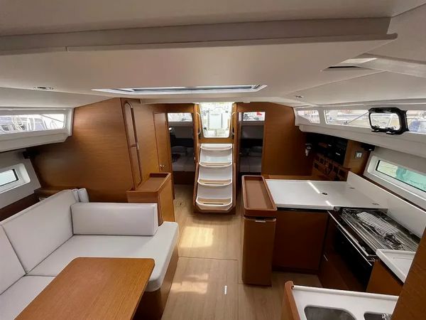 Jeanneau Sun Odyssey 440 | Amaretto