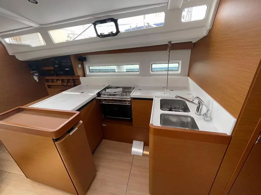 Jeanneau Sun Odyssey 440 | Amaretto