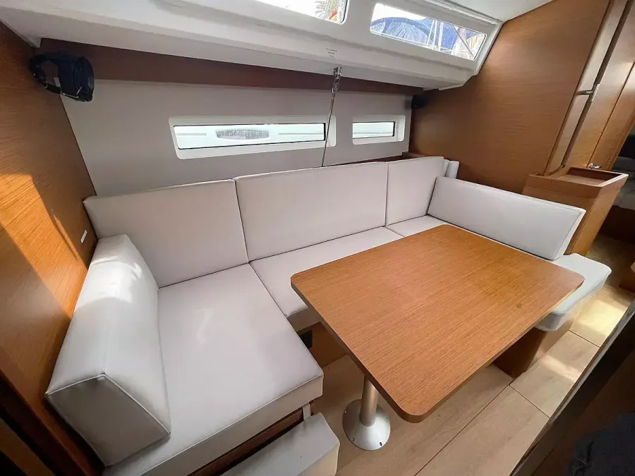 Jeanneau Sun Odyssey 440 | Amaretto