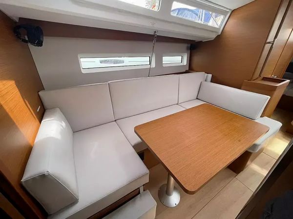 Jeanneau Sun Odyssey 440 | Amaretto