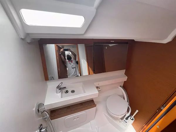 Jeanneau Sun Odyssey 440 | Amaretto