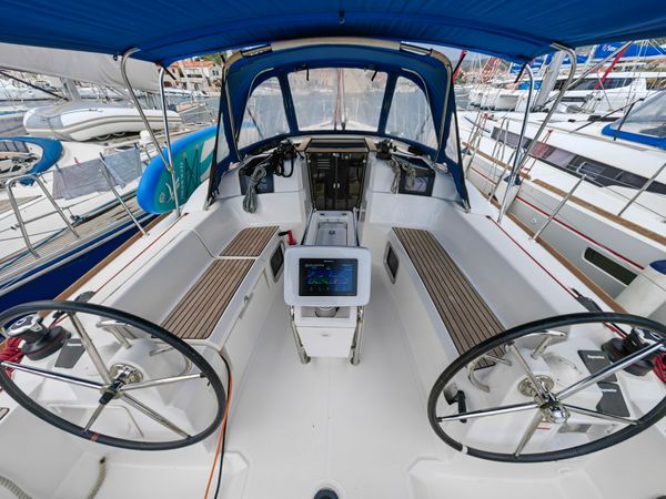 Jeanneau Sun Odyssey 389 | Islanders