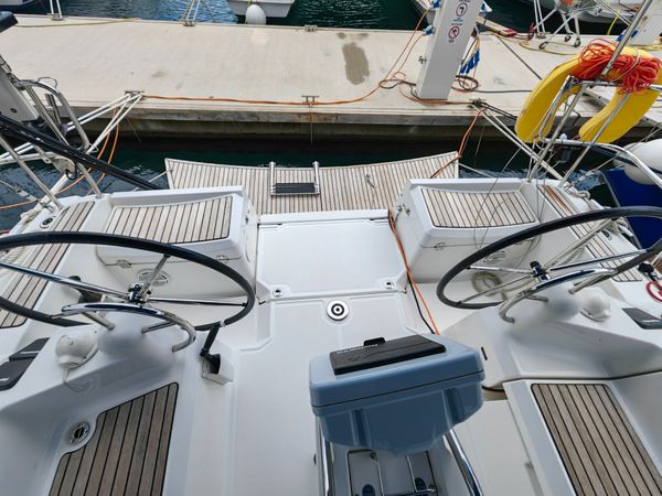 Jeanneau Sun Odyssey 389 | Islanders