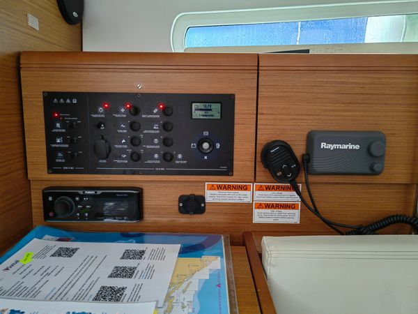 Jeanneau Sun Odyssey 389 | Islanders