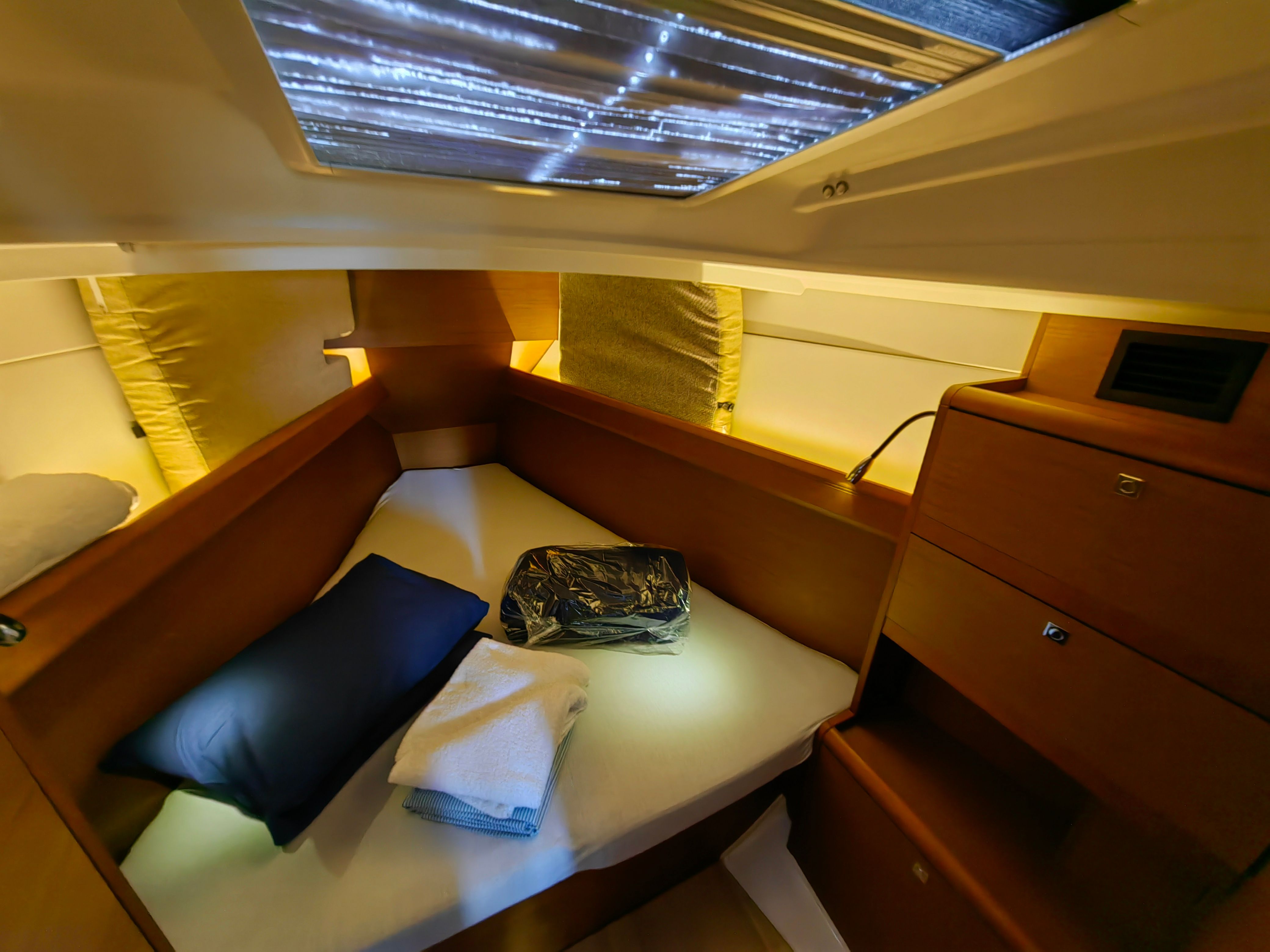 Jeanneau Sun Odyssey 389 | Islanders
