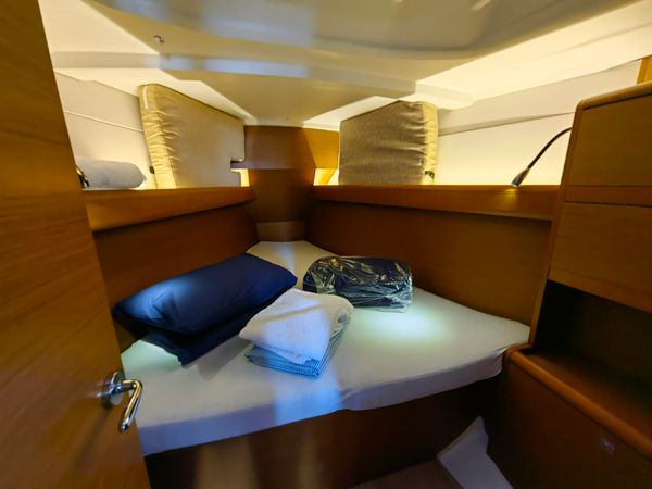 Jeanneau Sun Odyssey 389 | Islanders
