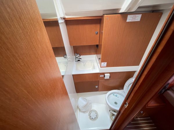 Bavaria C45 | Nutmeg