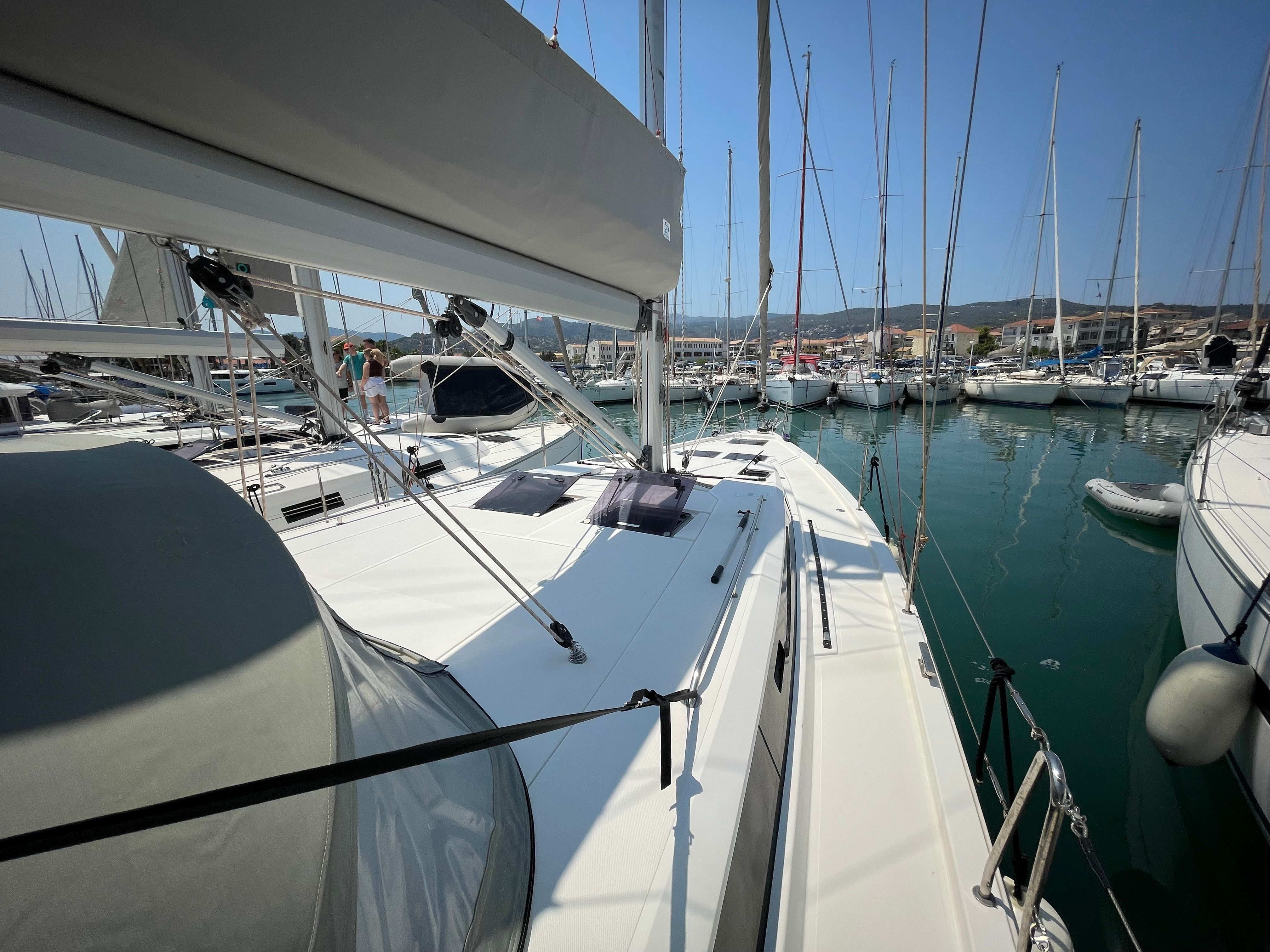 Bavaria C45 | Nutmeg