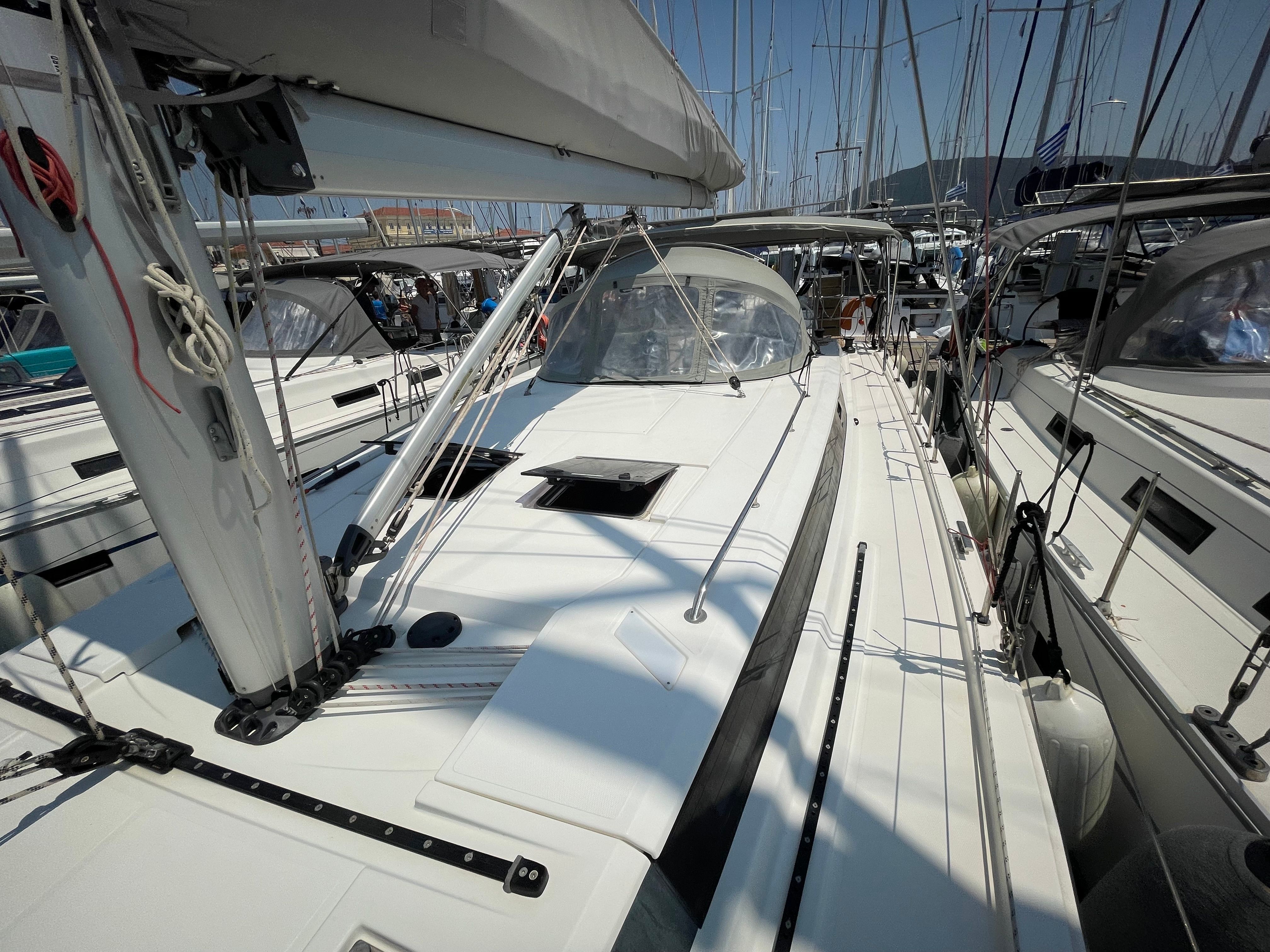 Bavaria C45 | Nutmeg