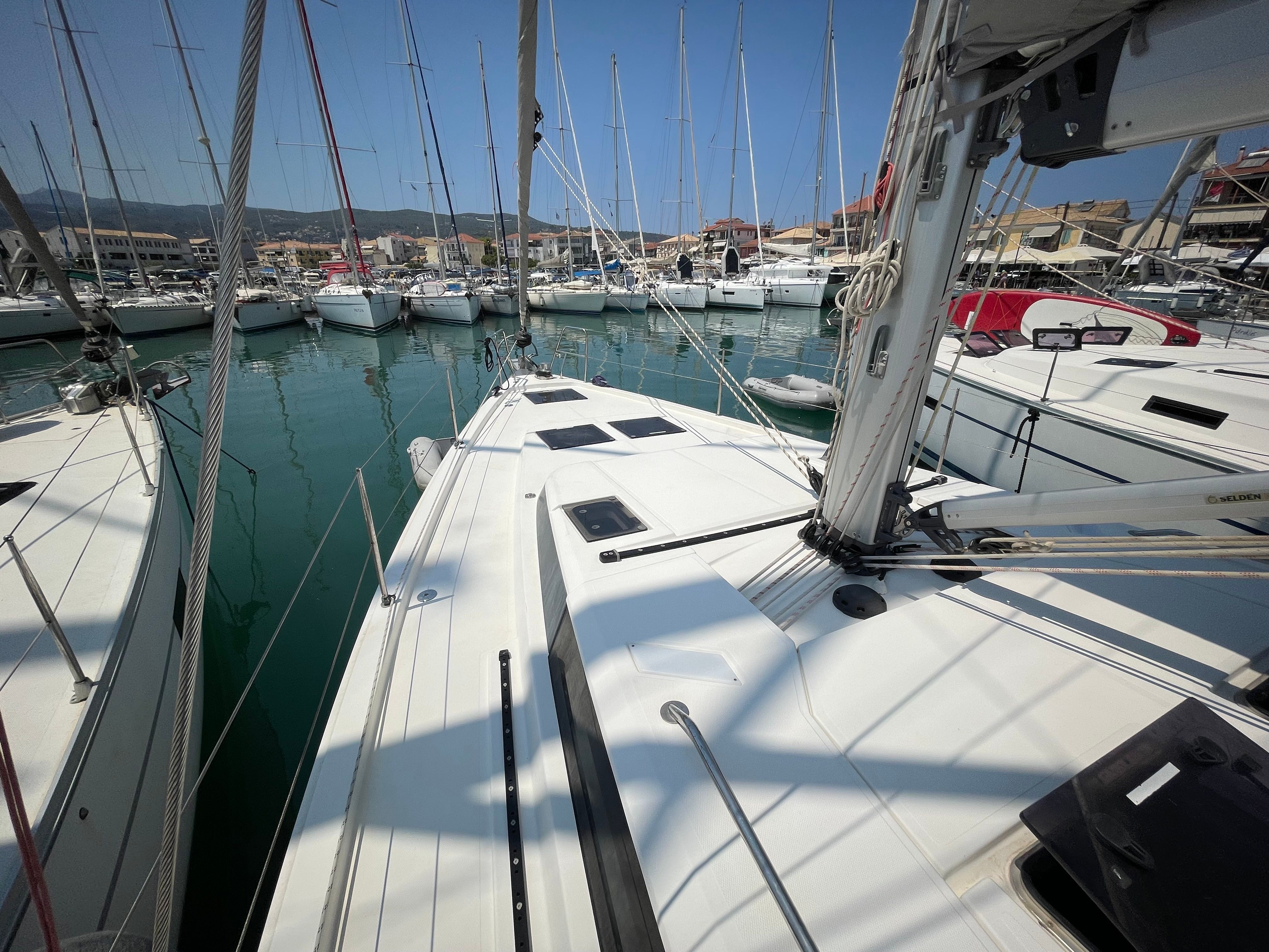 Bavaria C45 | Nutmeg