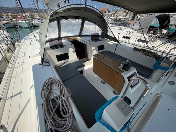 Bavaria C45 | Nutmeg