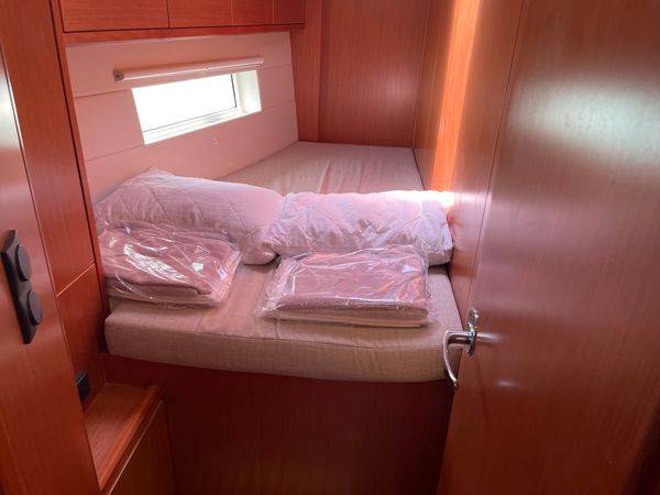 Bavaria C45 | Nutmeg