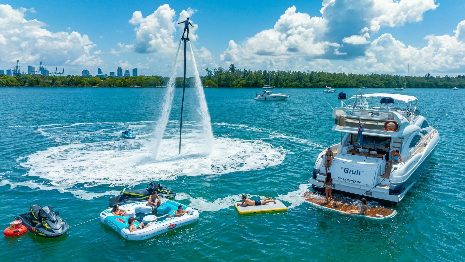 Sunseeker Manhattan 74 | Giuli