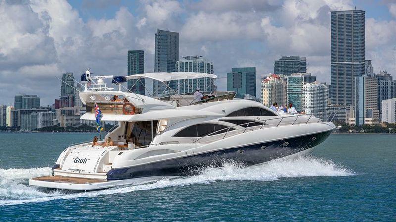 Sunseeker Manhattan 74 | Giuli