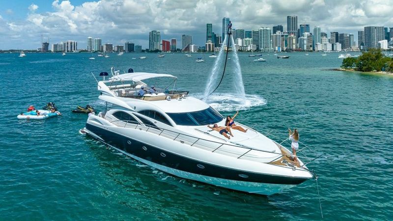 Sunseeker Manhattan 74 | Giuli