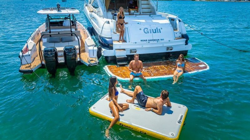 Sunseeker Manhattan 74 | Giuli