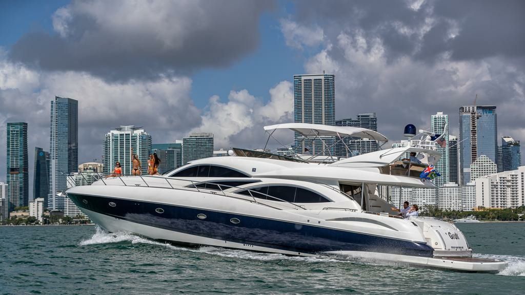 Sunseeker Manhattan 74 | Giuli