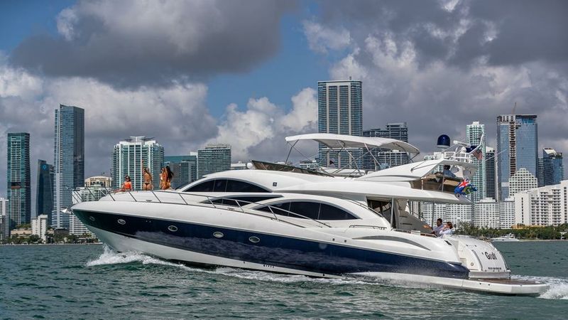 Sunseeker Manhattan 74 | Giuli