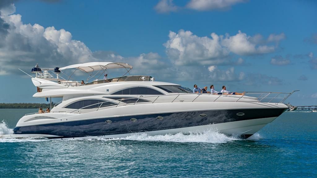 Sunseeker Manhattan 74 | Giuli