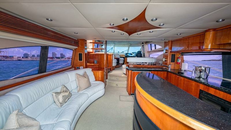 Sunseeker Manhattan 74 | Giuli