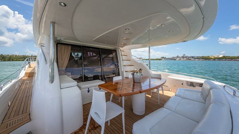 Sunseeker Manhattan 74 | Giuli