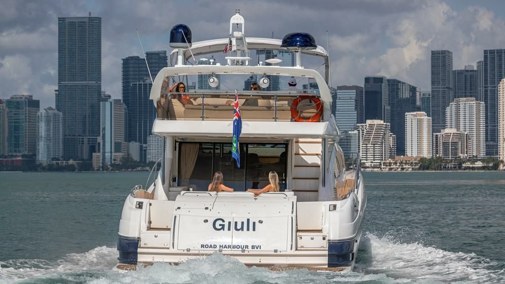 Sunseeker Manhattan 74 | Giuli