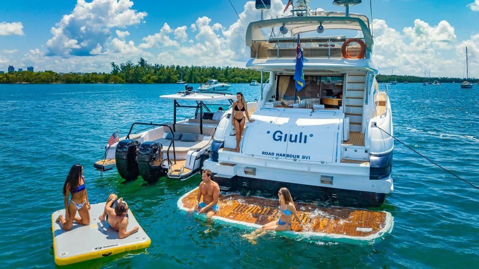 Sunseeker Manhattan 74 | Giuli