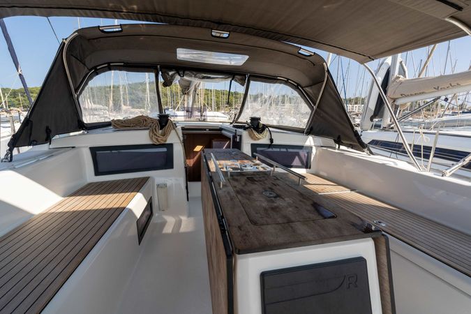 Dufour 470 | Megalodonte