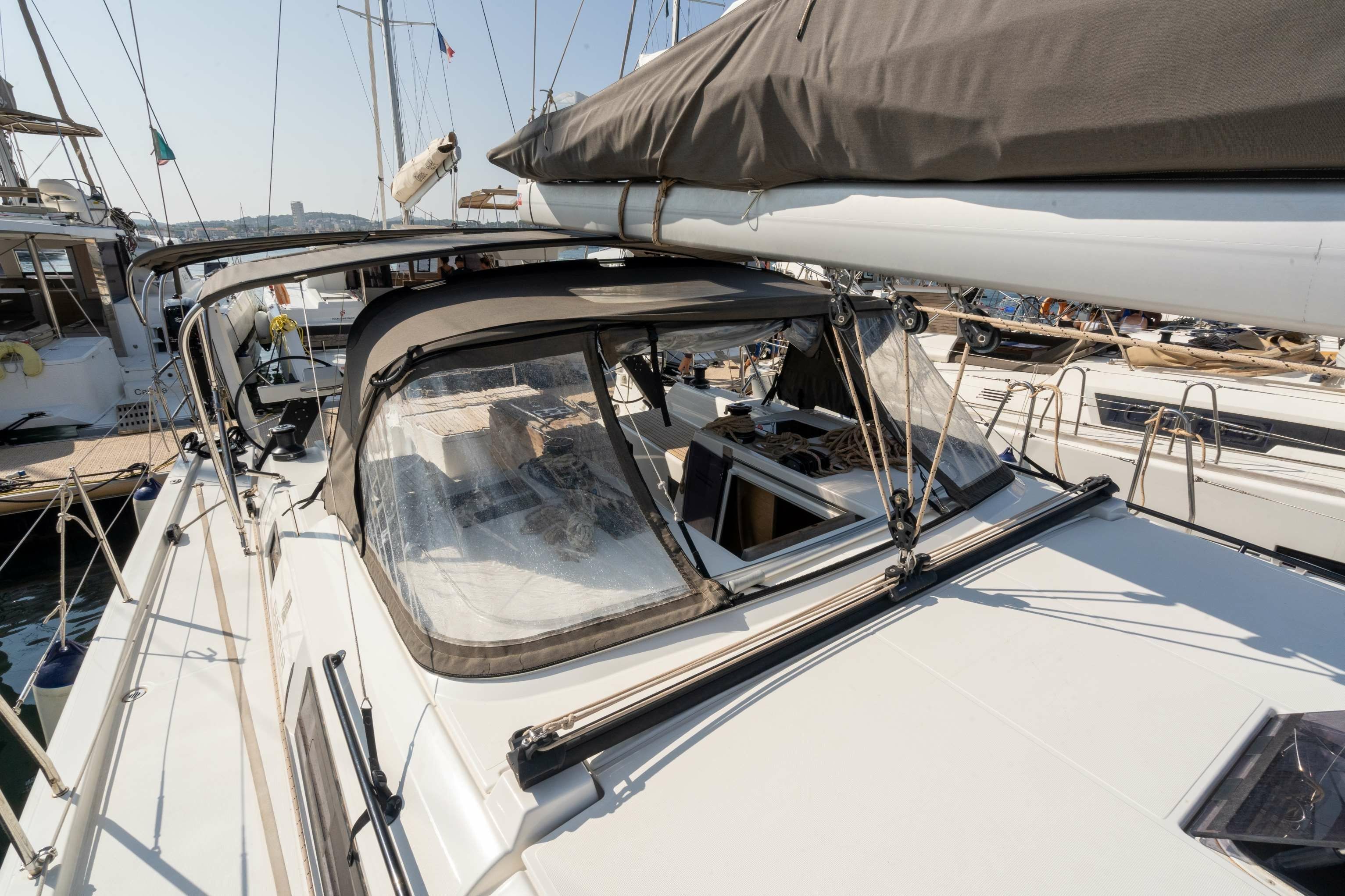 Dufour 470 | Megalodonte