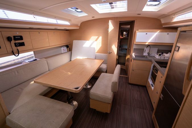 Dufour 470 | Megalodonte