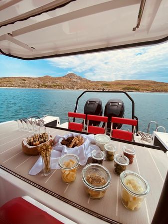 Axopar 37 Sun Top | Joy Division