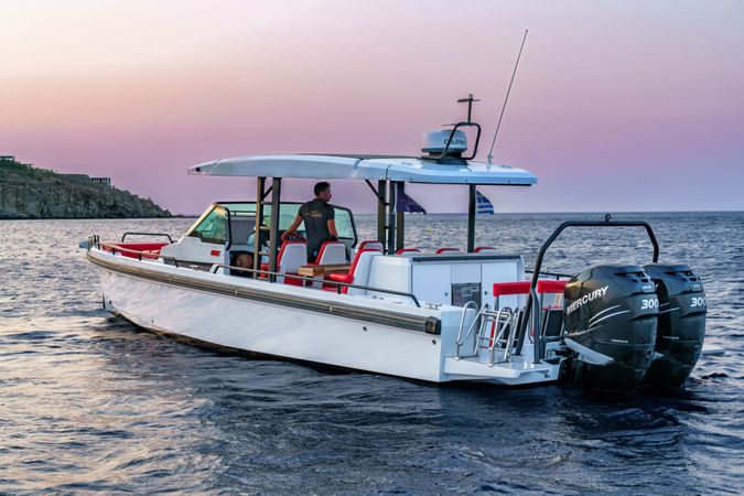 Axopar 37 Sun Top | Joy Division