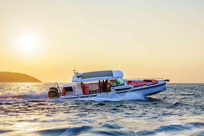 Axopar 37 Sun Top | Joy Division